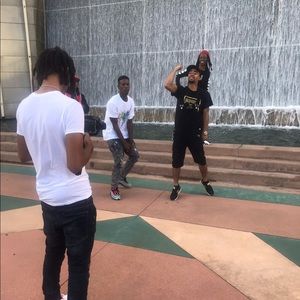 Meet your Posher, Caine